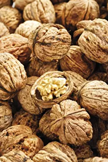 Walnut Nutrition Imprime: Walnuts, full frame