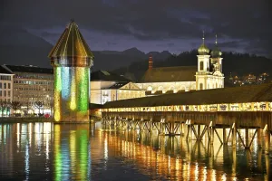 Old Town Lucerne Europe Imprime: Wassertum with light installation