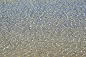 Wavy Water Surface Imprime: Water surface with reflection, wavy pattern