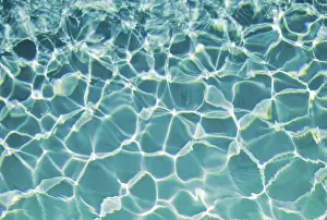 Deserted Swimming Pool Imprime: Waves in a pool