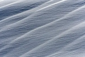 Deserted Austrian Landscape Imprime: Wavy snow surface with structures