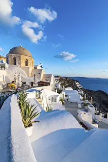 Whitewashed Architecture Imprime: Whitewashed architecture at sunset