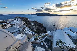 Whitewashed Architecture Imprime: Whitewashed architecture at sunset