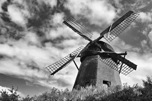 Deserted Wind Wheel Imprime: windmill