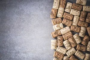 Wine Cellar Background Imprime: Wine corks border background