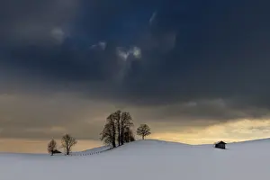 Winter Landscape Bavaria Germany Imprime: Winter landscape against a dramatic sky