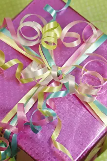 Birthday Gift Ideas Imprime: Wrapped present