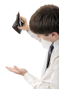 Empty Wallet Imprime: Young Man Checking Empty Wallet